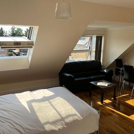 Stanwell Rc Airport Rooms מראה חיצוני תמונה