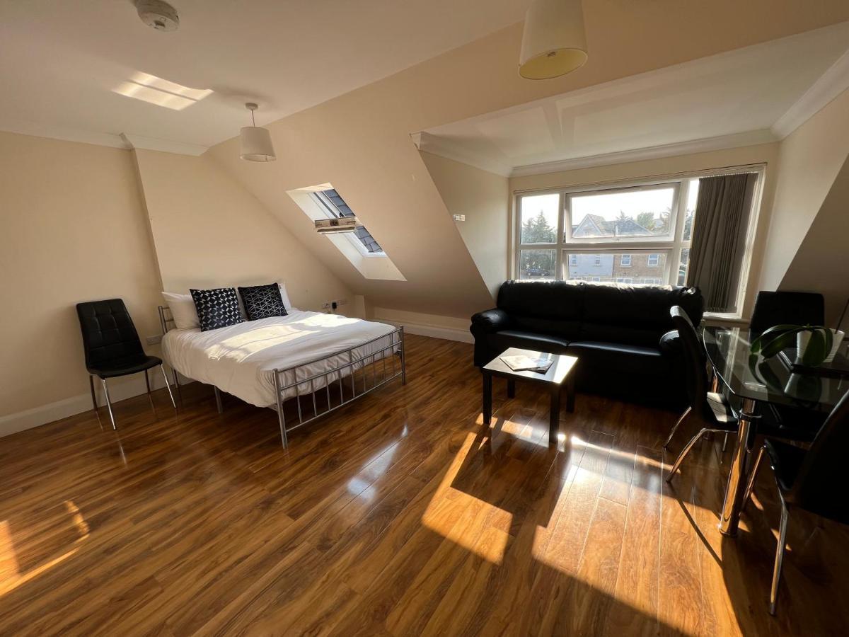 Stanwell Rc Airport Rooms מראה חיצוני תמונה