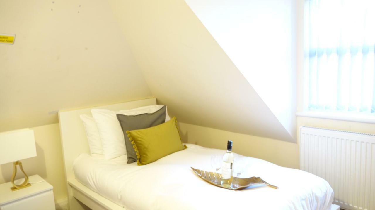 Stanwell Rc Airport Rooms מראה חיצוני תמונה